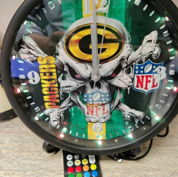 Green Bay Packers clock - Picture 12 of 12